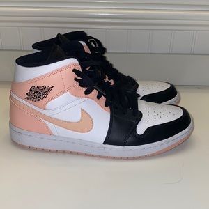 Air Jordan 1 Mid